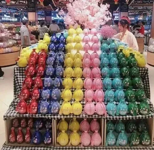 【营销指南】春季酒饮销售爆单攻略!5大爆款清单+3大营销心机,超市这样摆货让销量翻倍,抓住春游经济红利