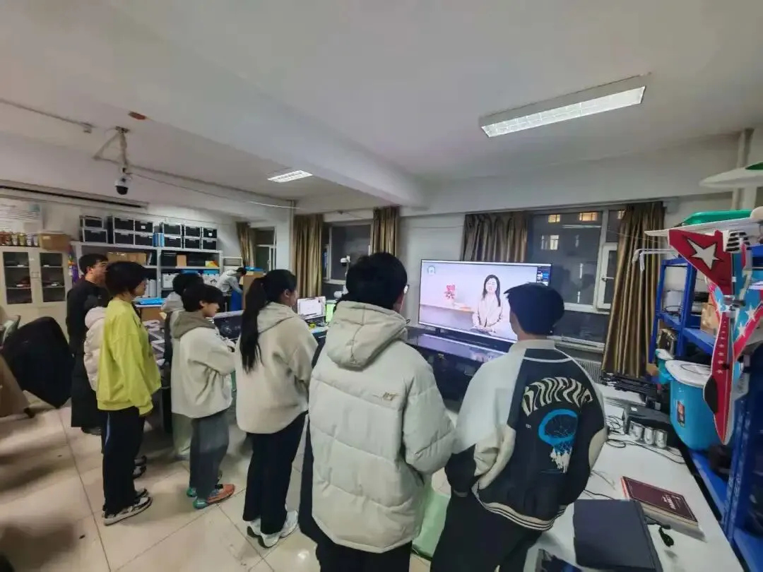 阳光心灵,向上青春|计算机科学与技术学院(软件学院)组织观看心理健康测评科普公开课