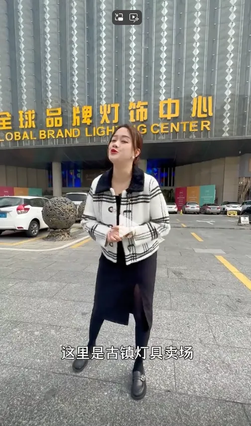 产品丨数花RoiAI获客专家 主动搜、自动发、精准截,三招打通全链路