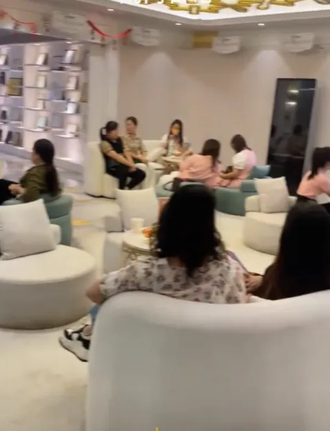 产品丨数花RoiAI获客专家 主动搜、自动发、精准截,三招打通全链路