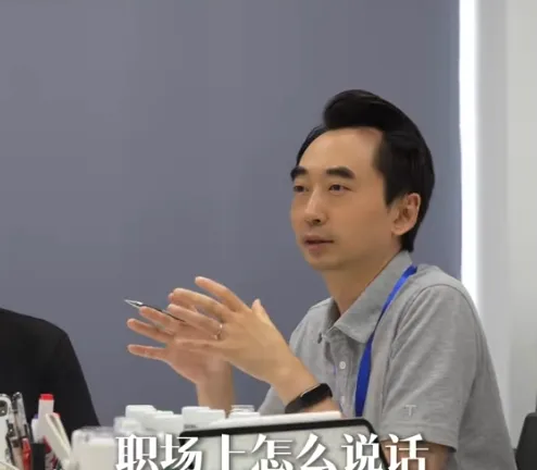 产品丨数花RoiAI获客专家 主动搜、自动发、精准截,三招打通全链路