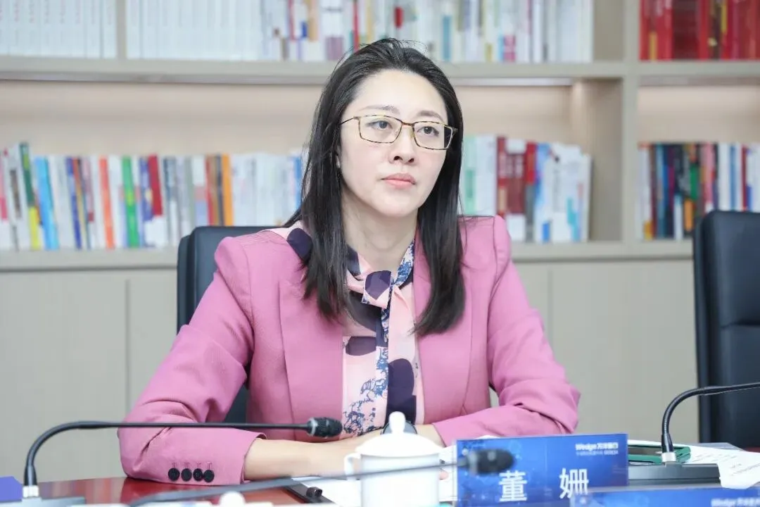 深圳市市场监督管理局党组成员、食品药品安全总监董姗率队莅临万泽调研指导