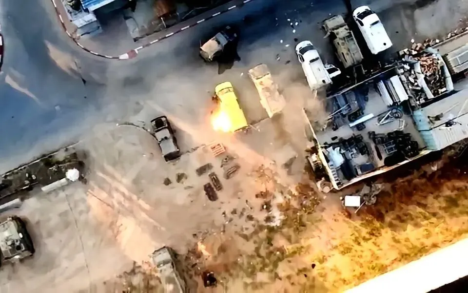 《无人机袭击下迪拜经济与金融市场震荡及资本迁移至香港的深度剖析》