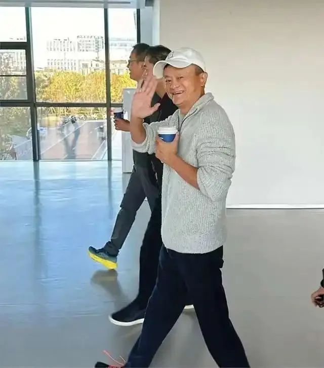 郭谨一积极拥抱创新,探索新的商业模式与营销策略,为瑞幸咖啡的持续发展注入了源源不断的活力