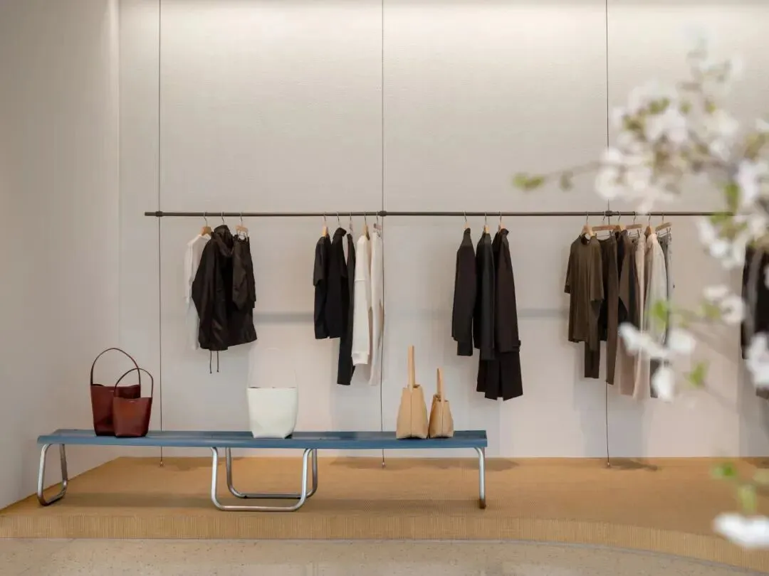 一件7000元的T恤卖爆!反网红营销实现10亿美元的营收