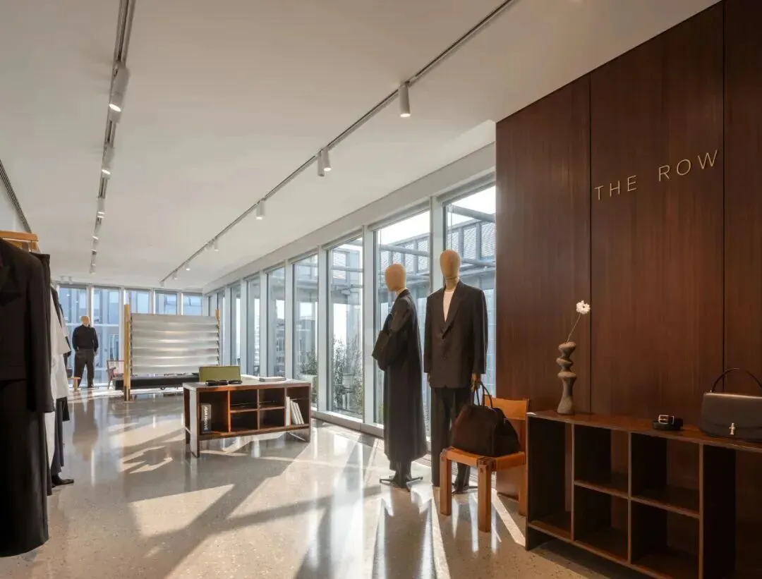 一件7000元的T恤卖爆!反网红营销实现10亿美元的营收