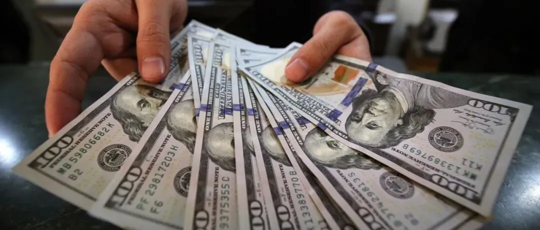 一件7000元的T恤卖爆!反网红营销实现10亿美元的营收