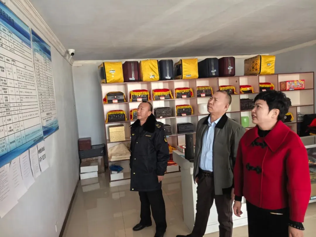 二连浩特市市场监管局开展殡葬领域价格监督检查
