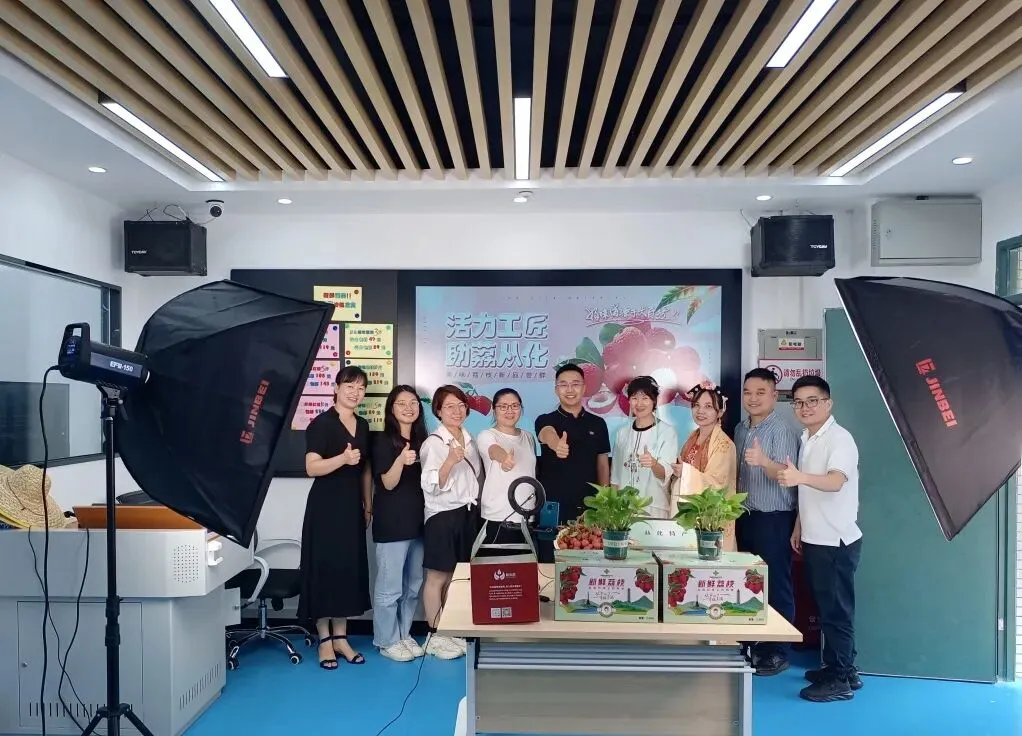 专业介绍(高中起点)| 网络营销与直播技术专业正火速赶来~