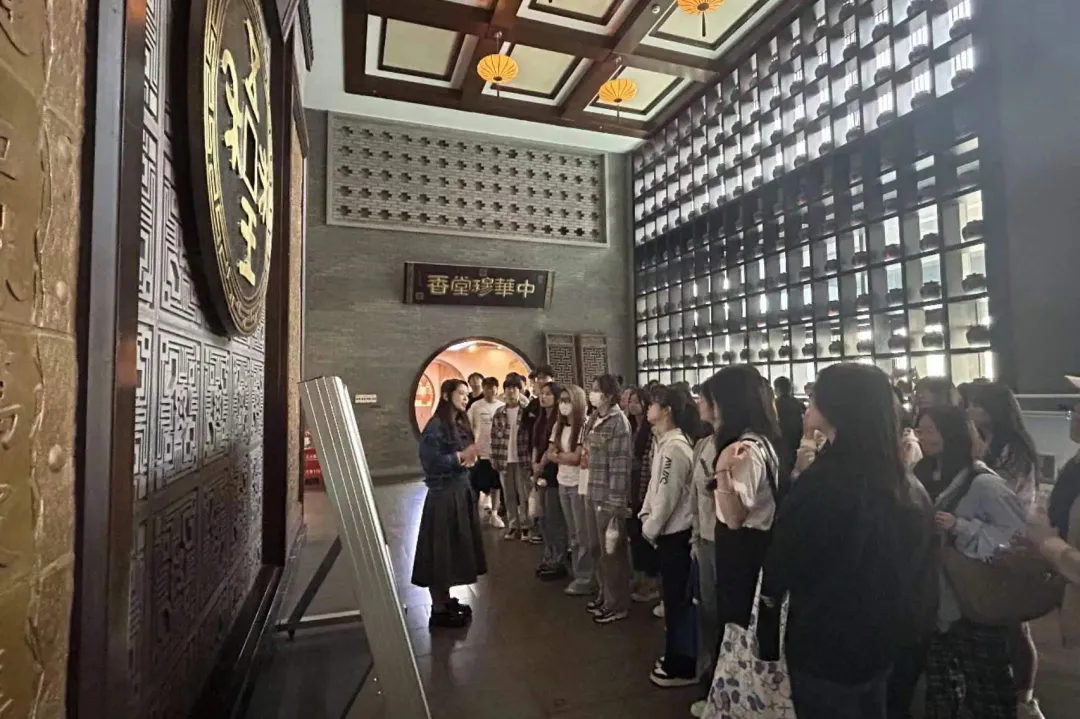 市场营销(时尚零售与品牌管理方向) | AI赋能时尚零售,定制培育菁英