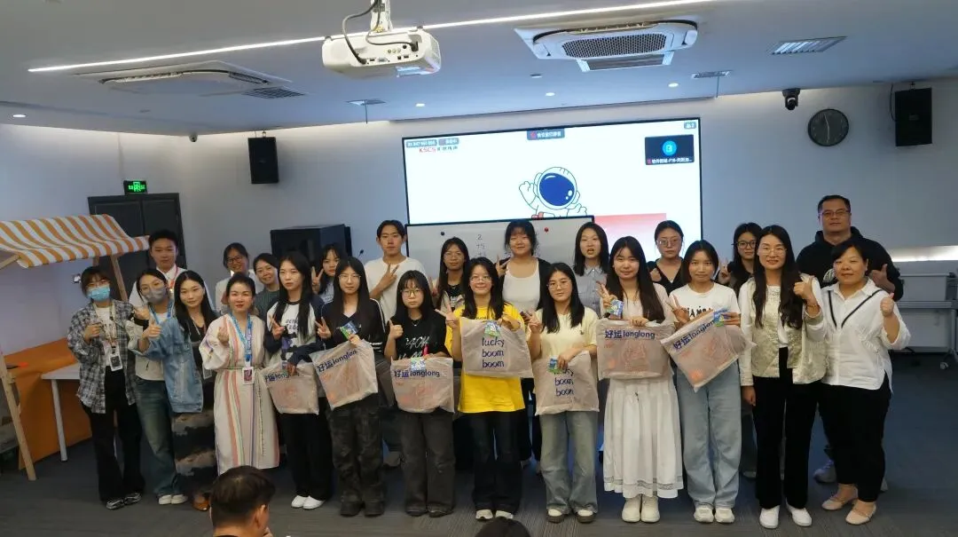 市场营销(时尚零售与品牌管理方向) | AI赋能时尚零售,定制培育菁英