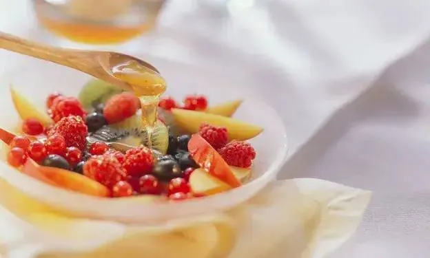 俄罗斯进口蜂蜜抢占中国市场,其实大多数人都买错了…