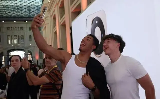 Mate80系列全球首发,正式回归海外市场