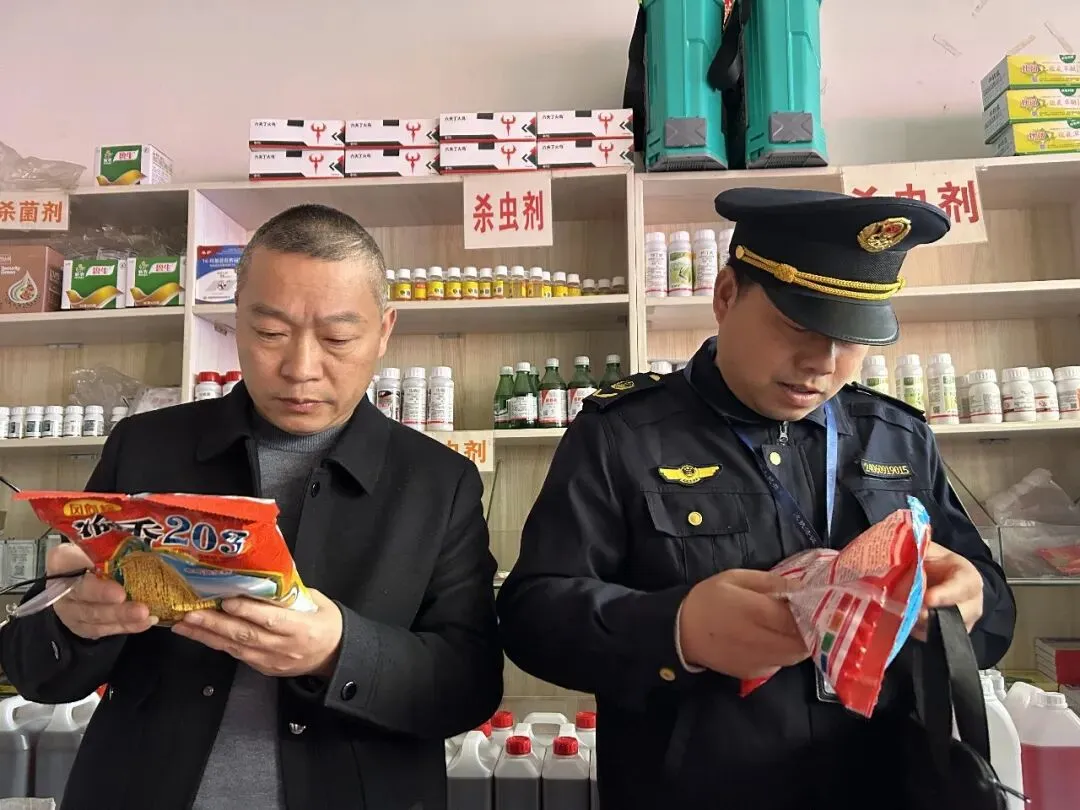 玉屏开展农资市场专项检查