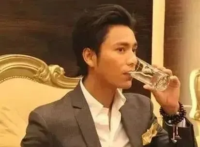 盛世收藏,未来的古玩市场不会有价无市,应有的财富顺势可得!