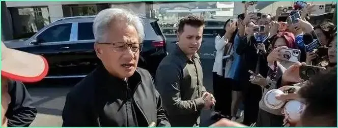 英伟达彻底退出中国市场,黄仁勋叹息:伤害中国,美国受伤更严重