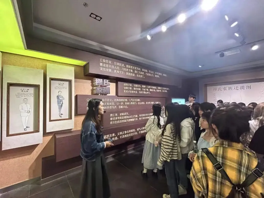 穆堂香迎接营销学子 探索老字号创新之路