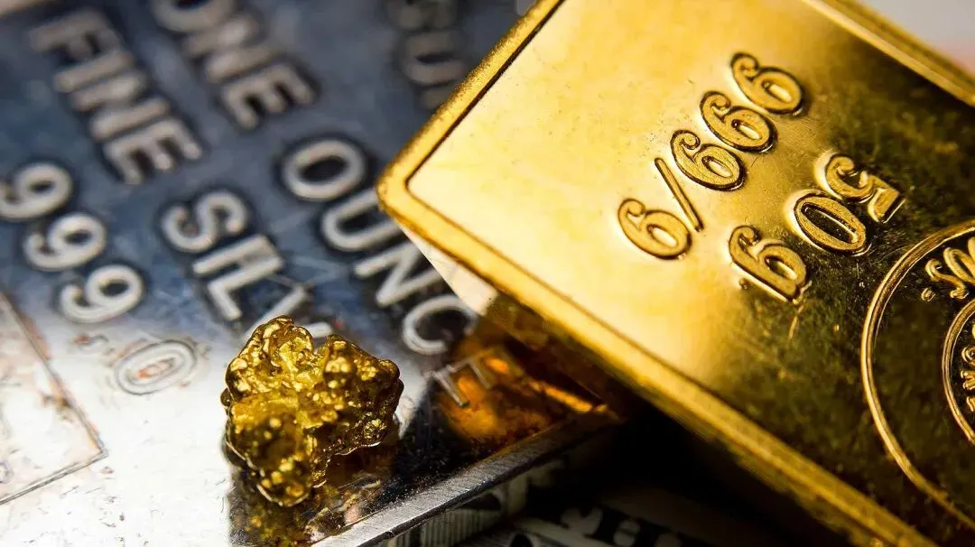 黄金市场深度分析:短期调整与长期逻辑的博弈