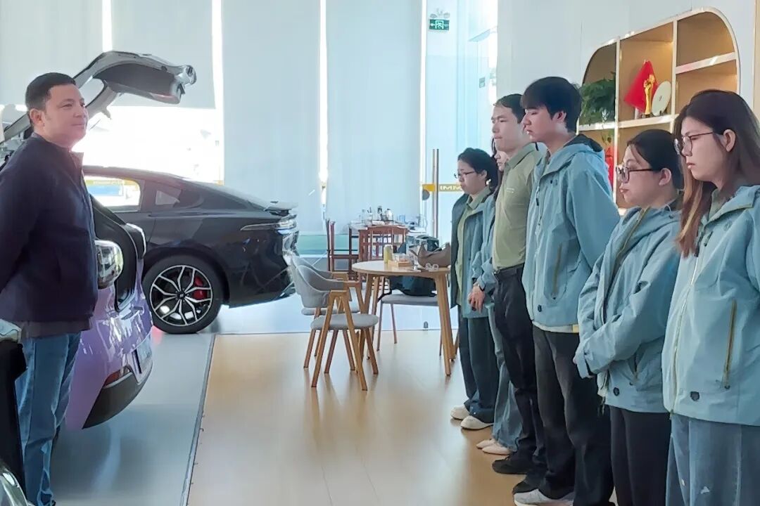 榜样力量|唐华:营销先锋,攻坚楷模