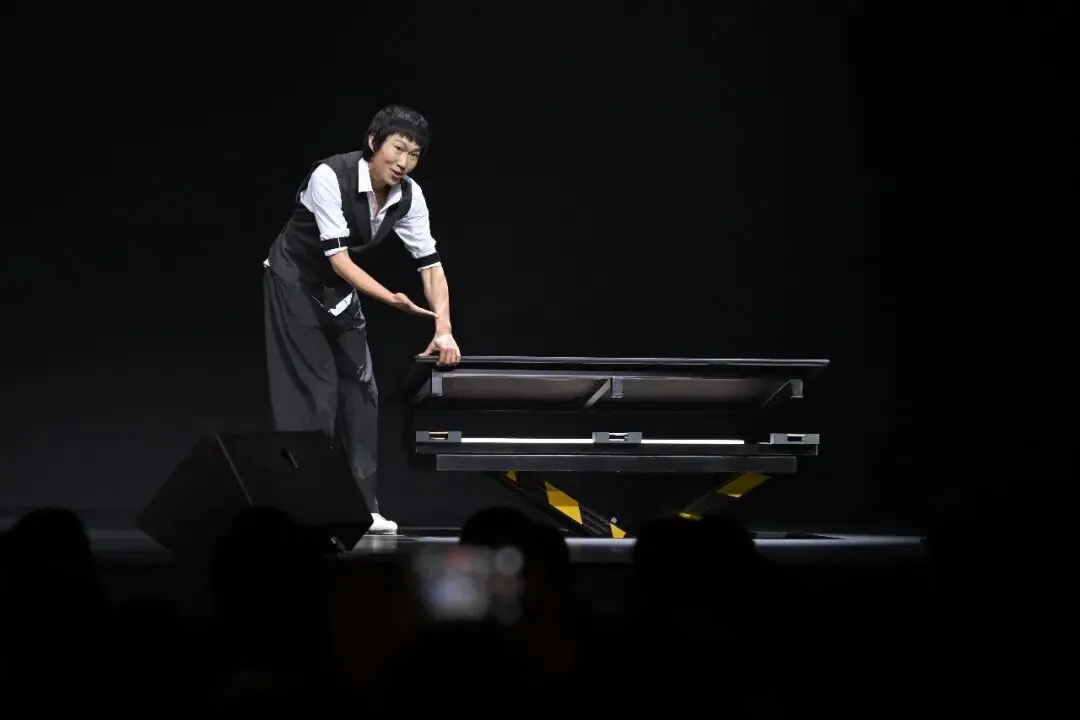 如何用Live体验诠释品牌营销定位,荣耀这场发布会给了一个高分答案!