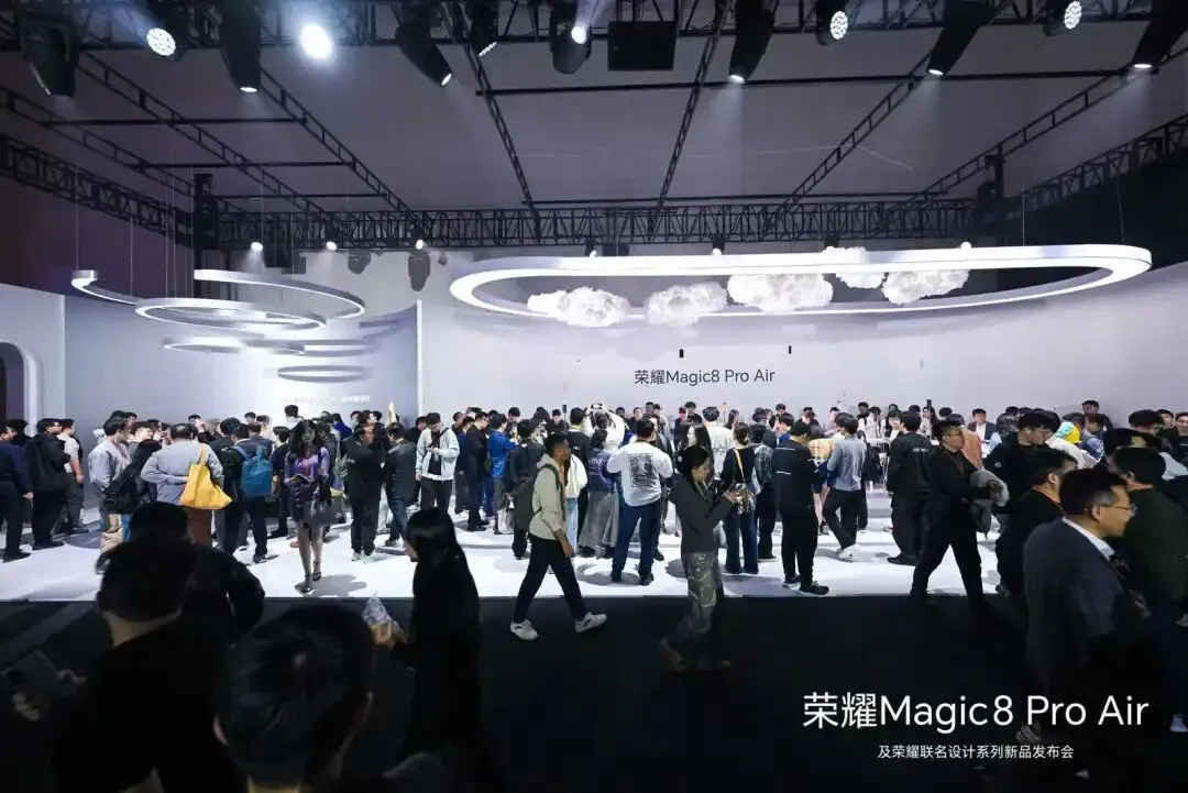 如何用Live体验诠释品牌营销定位,荣耀这场发布会给了一个高分答案!