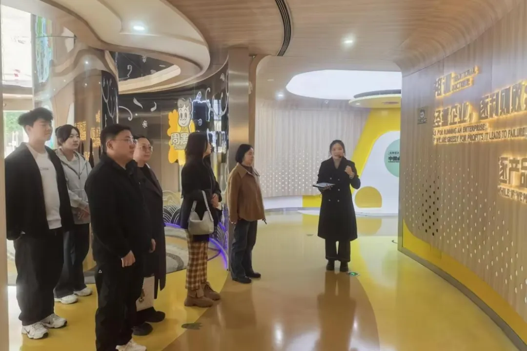 探访“美味”背后的科技力量|计算机科学与技术学院赴周黑鸭食品股份有限公司访企拓岗