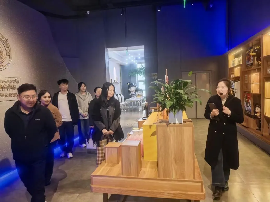 探访“美味”背后的科技力量|计算机科学与技术学院赴周黑鸭食品股份有限公司访企拓岗