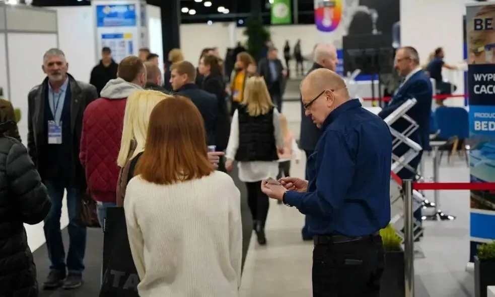 【盈拓展览】开拓东欧塑料新市场!盈拓展览作为2026年波兰华沙国际塑料橡胶展览会中国区官方授权指定代理,助您拓展塑料贸易