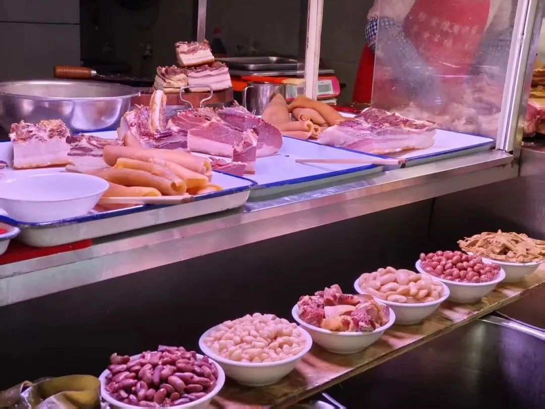 春天里的昆明“篆新农贸市场”