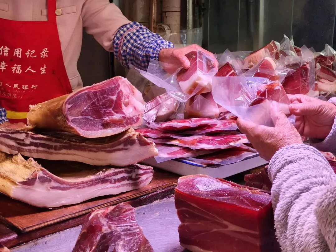 春天里的昆明“篆新农贸市场”