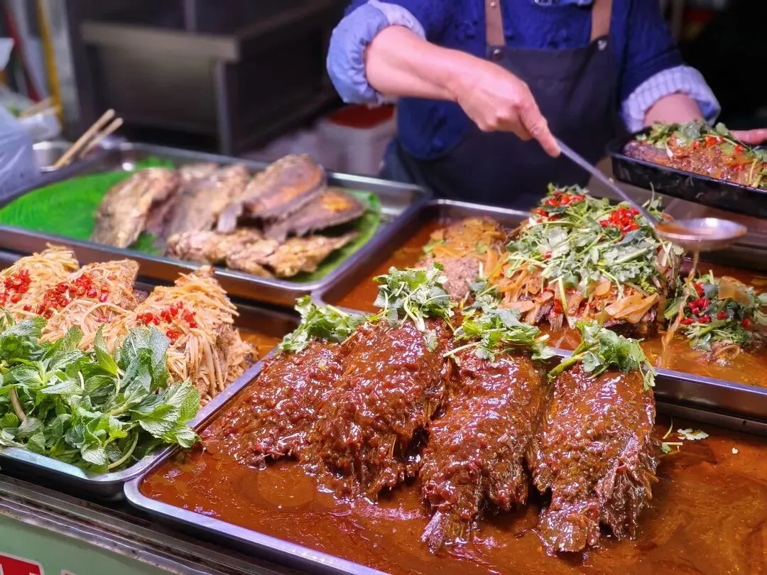 春天里的昆明“篆新农贸市场”