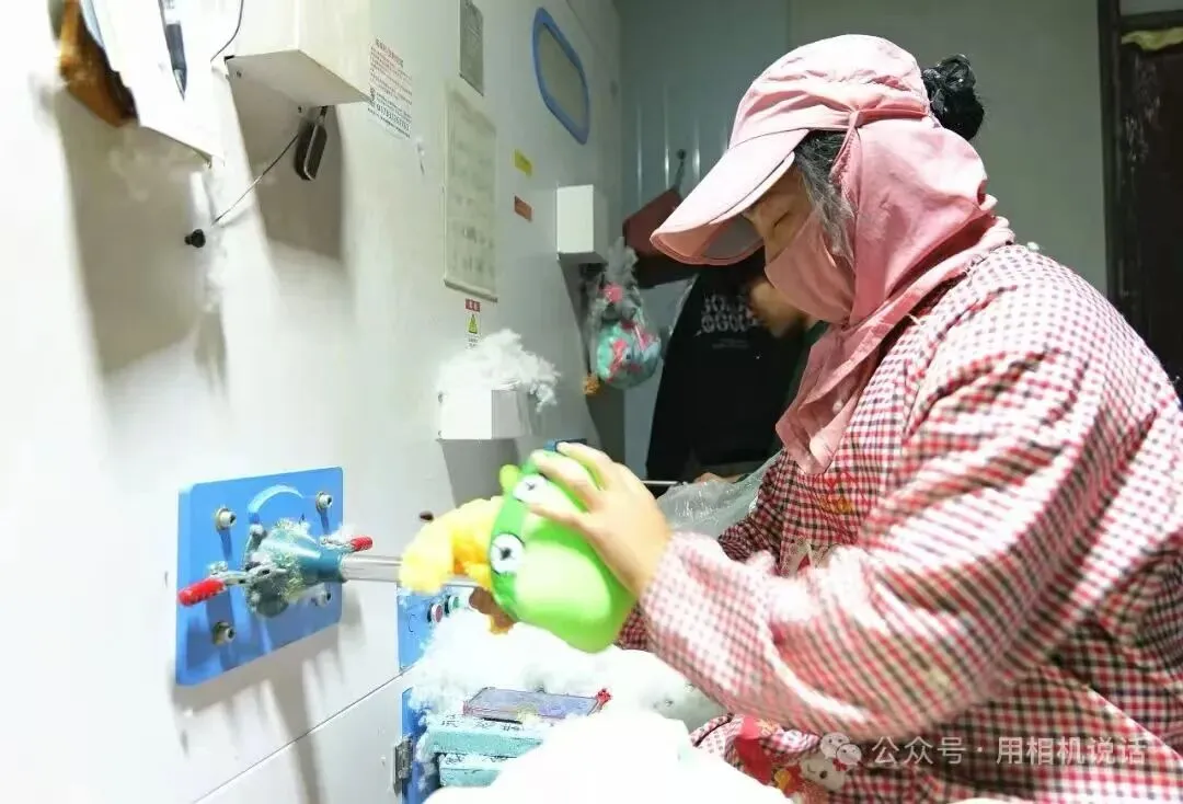 盐山毛绒玩具“萌翻”国内外市场