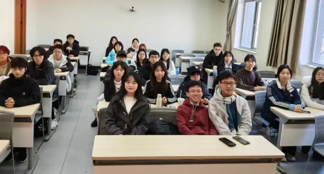 周总结丨计算机科学与技术一班 团组织生活会顺利开展