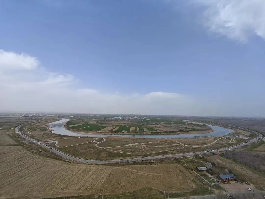 西安周边游||行走泾阳,逛泾河大道石头市场,去太平镇孙家堡村看杏花,与春天来一场约会!