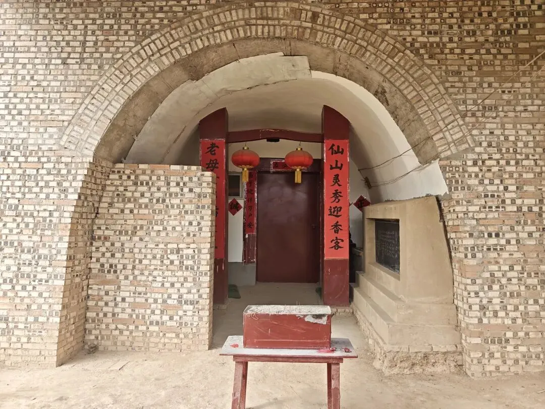 西安周边游||行走泾阳,逛泾河大道石头市场,去太平镇孙家堡村看杏花,与春天来一场约会!