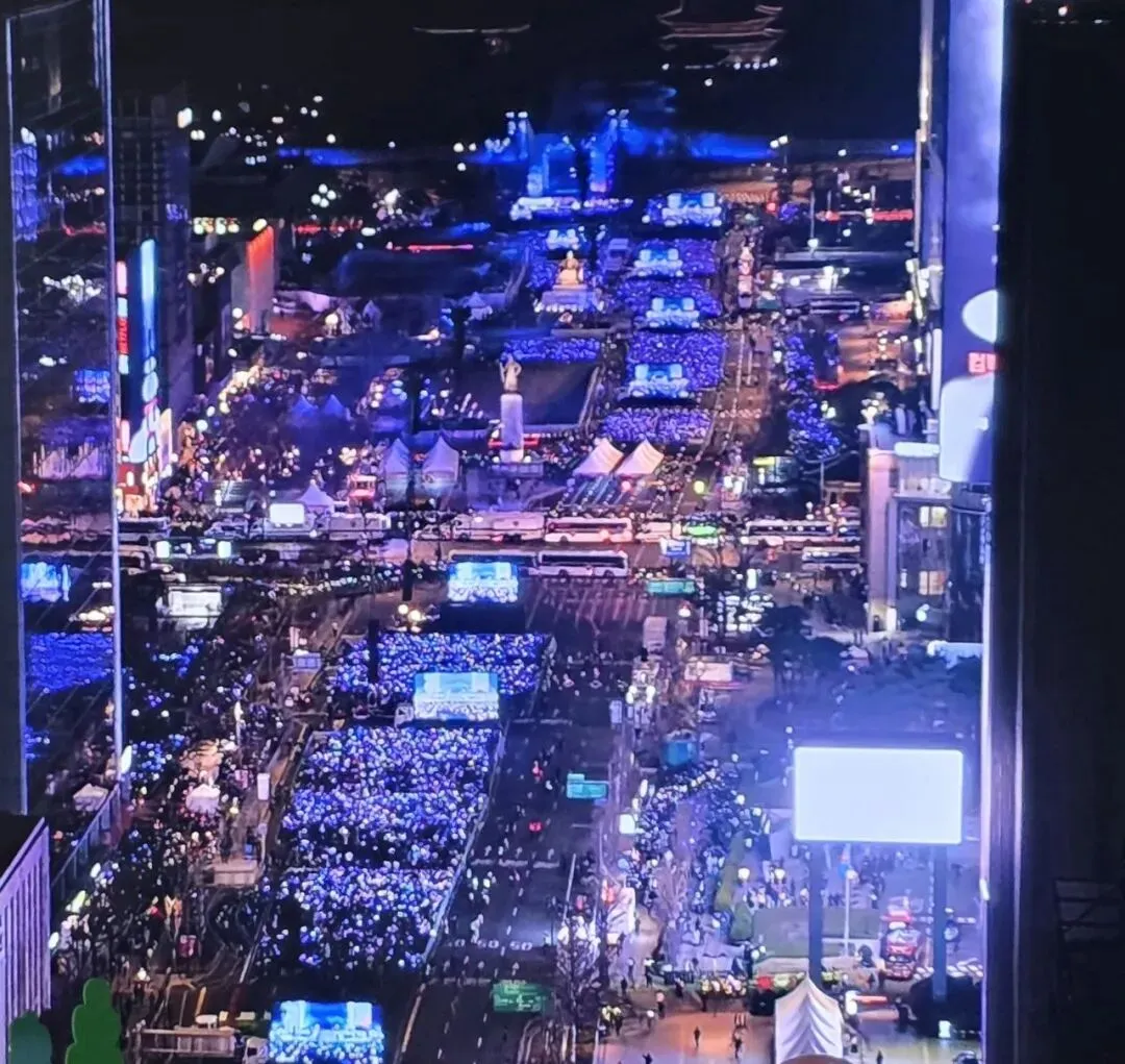 HYBE营销大翻车?BTS光化门演唱会实际到场人数不足预测人数一半引发热议