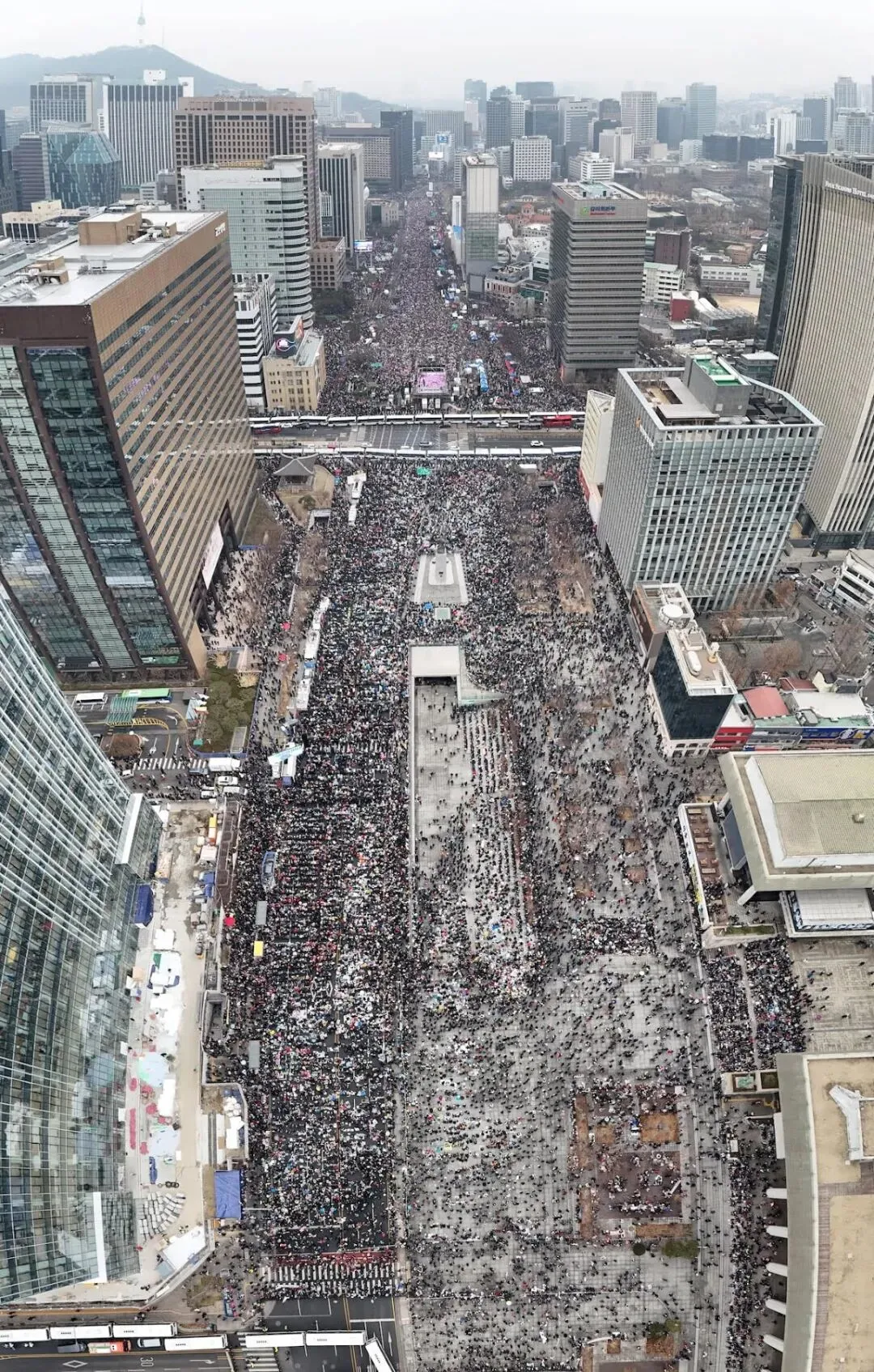 HYBE营销大翻车?BTS光化门演唱会实际到场人数不足预测人数一半引发热议