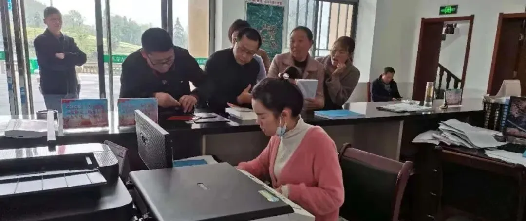 县市场监管局开展4月支部主题党日活动