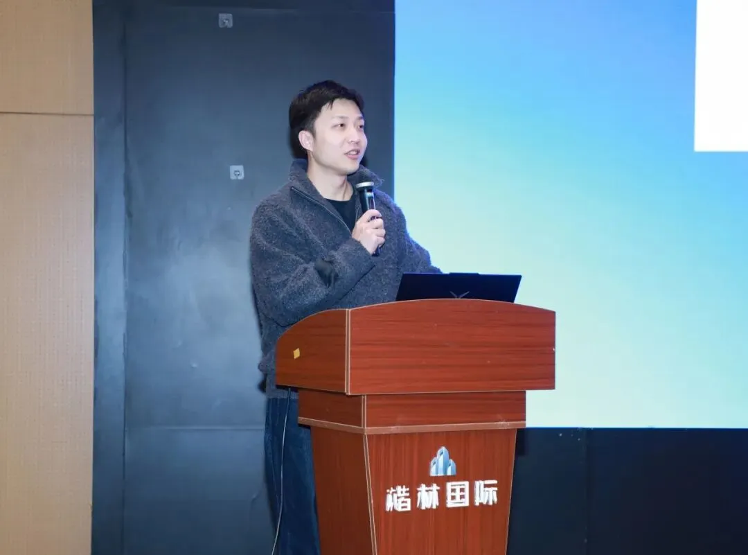 “养虾式”AI营销实战营举办 天地人为AI营销筑牢法律后盾