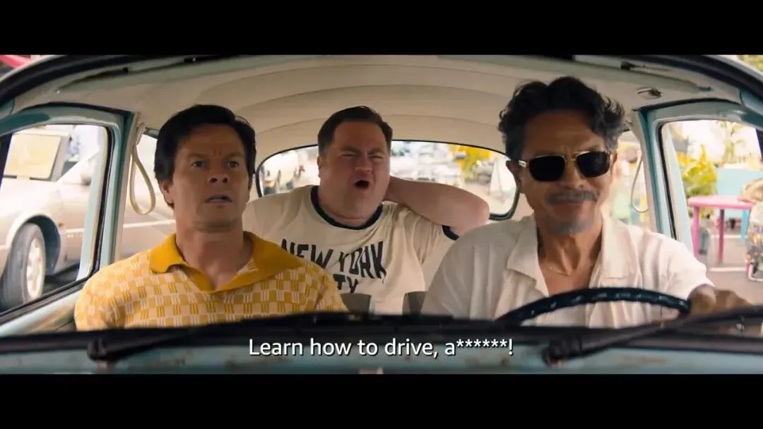 2026 爆笑 R 级喜剧《抖擞》:营销鬼才闯祸世界杯,荒诞逃亡笑料拉满