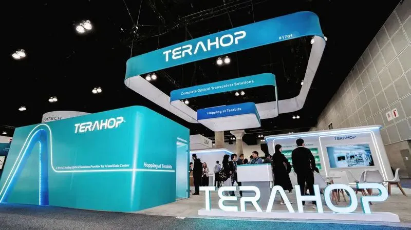 专访TeraHop营销副总裁于让尘博士:12.8T XPO与6.4T NPO重磅新品连发,以光互联创新突破AI算力瓶颈
