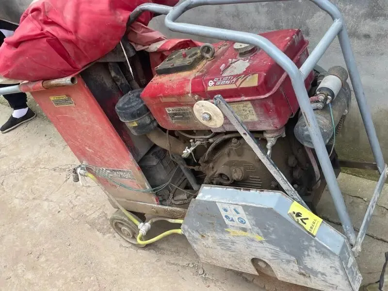 【二手市场】电子供桌/遮阳伞/上下铺/冷藏展示柜/商用高压锅/路面切割机/炸鸭炉/5米LED/油烟机…