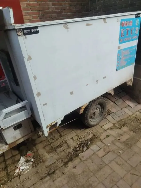 【二手市场】电子供桌/遮阳伞/上下铺/冷藏展示柜/商用高压锅/路面切割机/炸鸭炉/5米LED/油烟机…