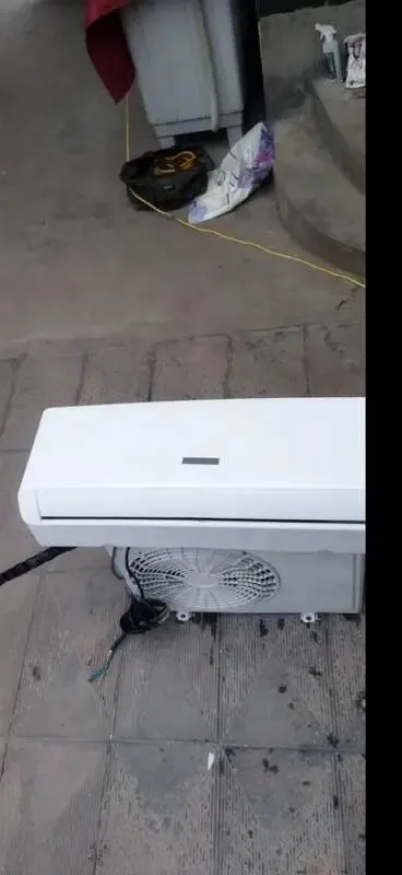 【二手市场】电子供桌/遮阳伞/上下铺/冷藏展示柜/商用高压锅/路面切割机/炸鸭炉/5米LED/油烟机…