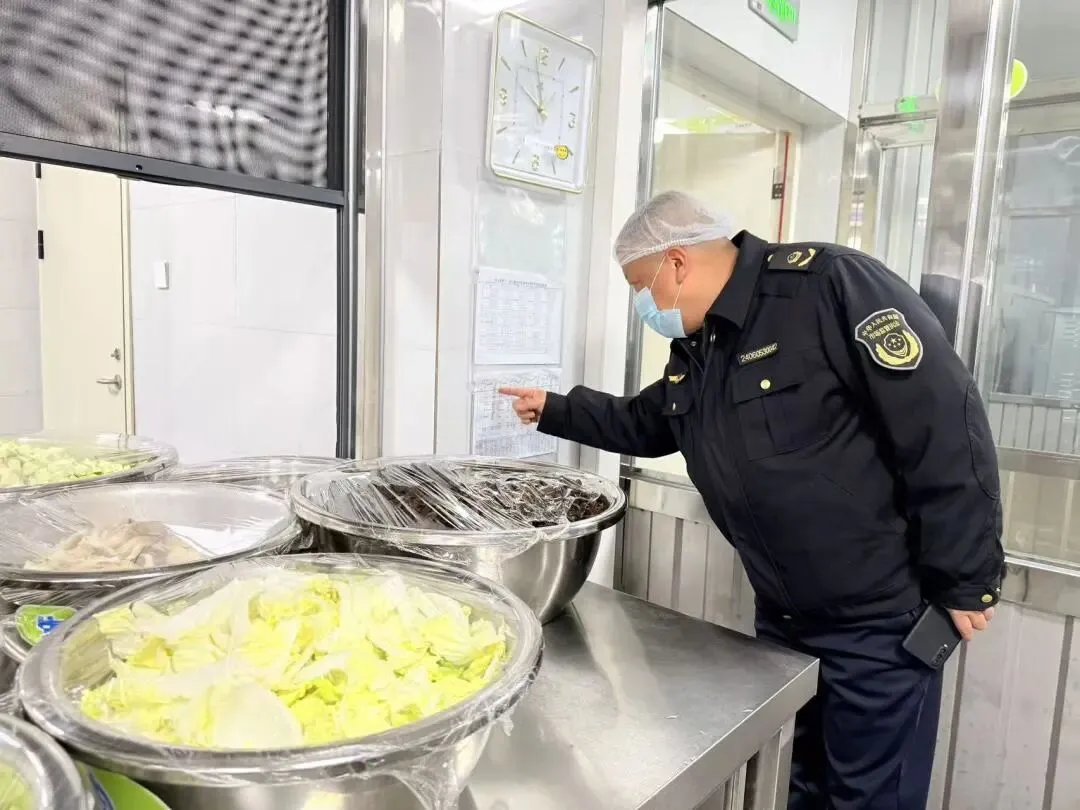 【园所动态】德江县市场监督管理局到德江县第十一幼儿园开展校园食品安全专项检查工作