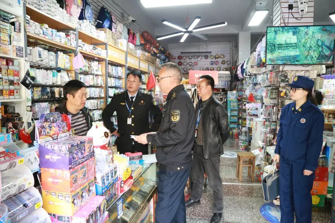 罗平县开展校园周边文化市场安全专项检查