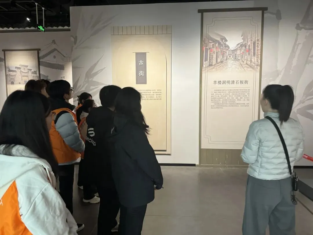 学雷锋月系列活动第五站|计算机科学与技术学院赴咸宁市博物馆开展学习培训