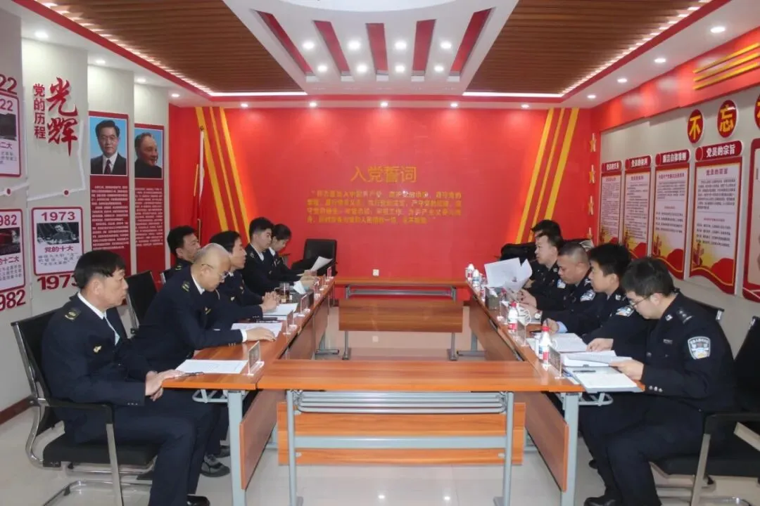 党建引领聚合力 协同共治护市场