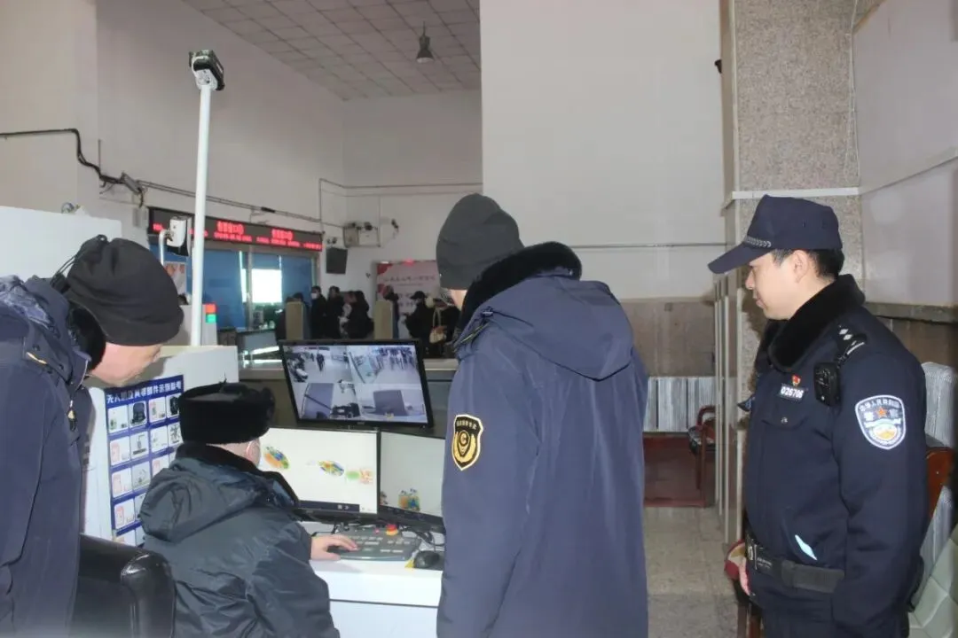 党建引领聚合力 协同共治护市场