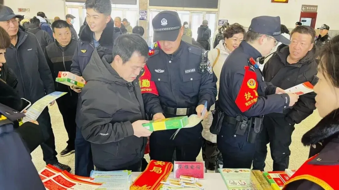 党建引领聚合力 协同共治护市场